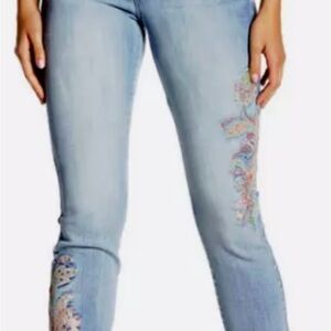Nine West Gramercy Embroidered Frayed Hem Crop Jeans-Size 8